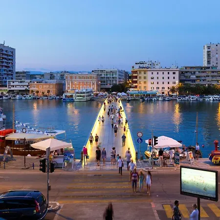 2 & Free Genius Private Parking Apartman Zadar