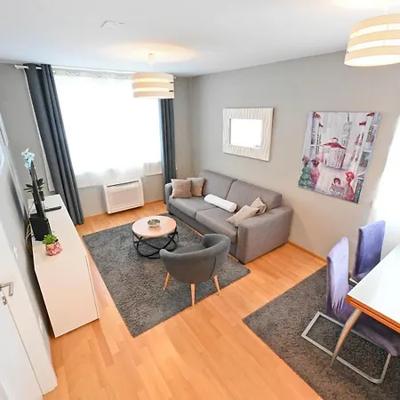 Apartment 2 & Free Genius Private Parking Zadar