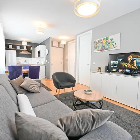 2 & Free Genius Private Parking Zara