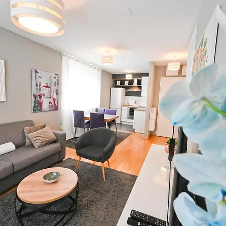 2 & Free Genius Private Parking Zara