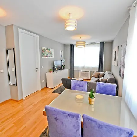 2 & Free Genius Private Parking Zara