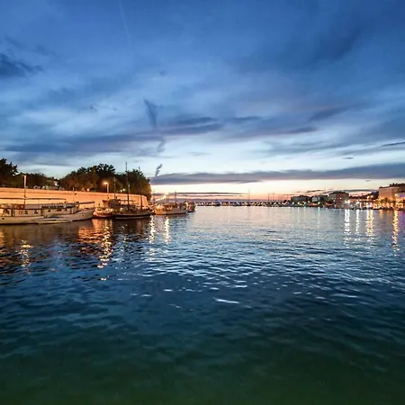 2 & Free Genius Private Parking Apartment Zadar