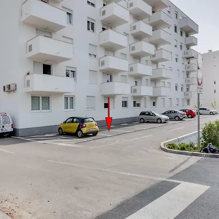 2 & Free Private Parking Zadar