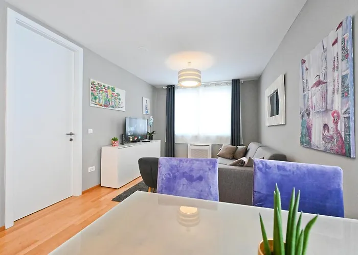 2 & Free Genius Private Parking 公寓 *