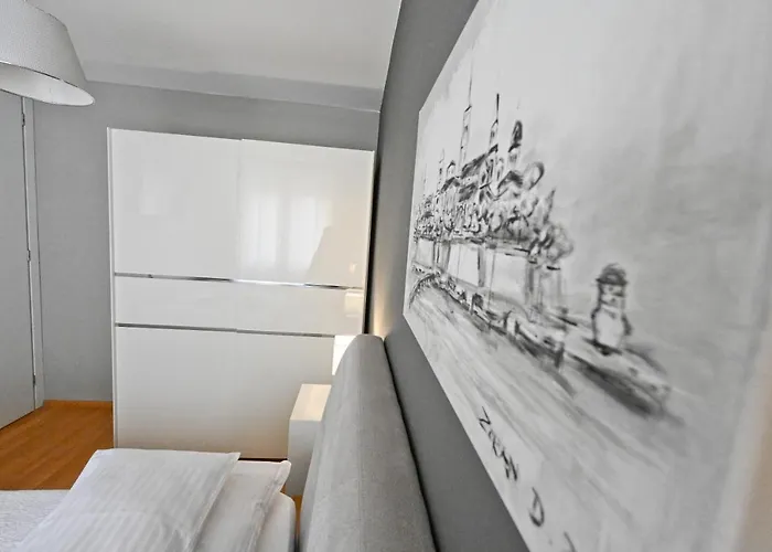 2 & Free Genius Private Parking 公寓