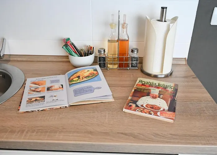 2 & Free Genius Private Parking *