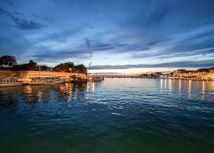 2 & Free Genius Private Parking 公寓 扎达尔